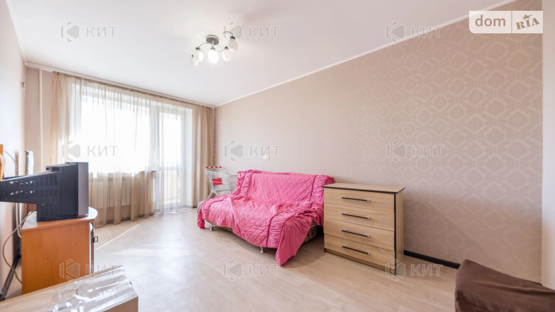 Продается 2-комнатная квартира 47 кв. м в Харькове, ул. Энвера Ахсарова, 18