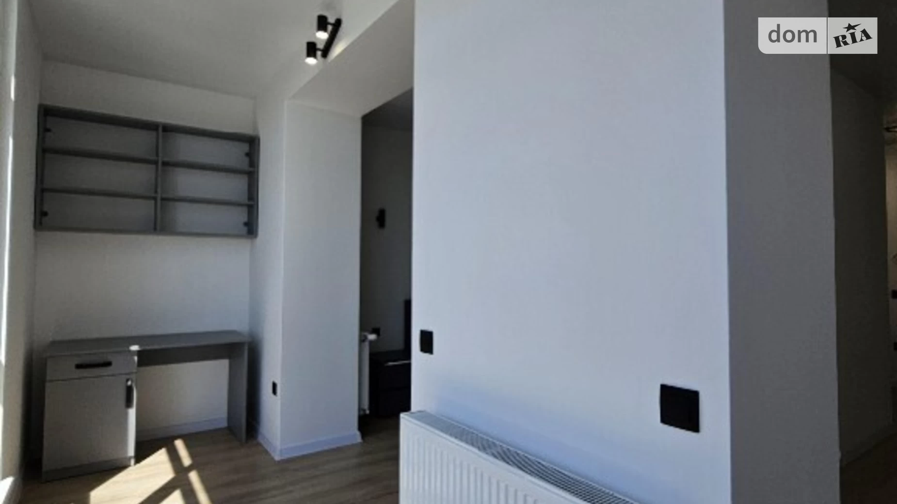 Продается 1-комнатная квартира 41.5 кв. м в Ивано-Франковске