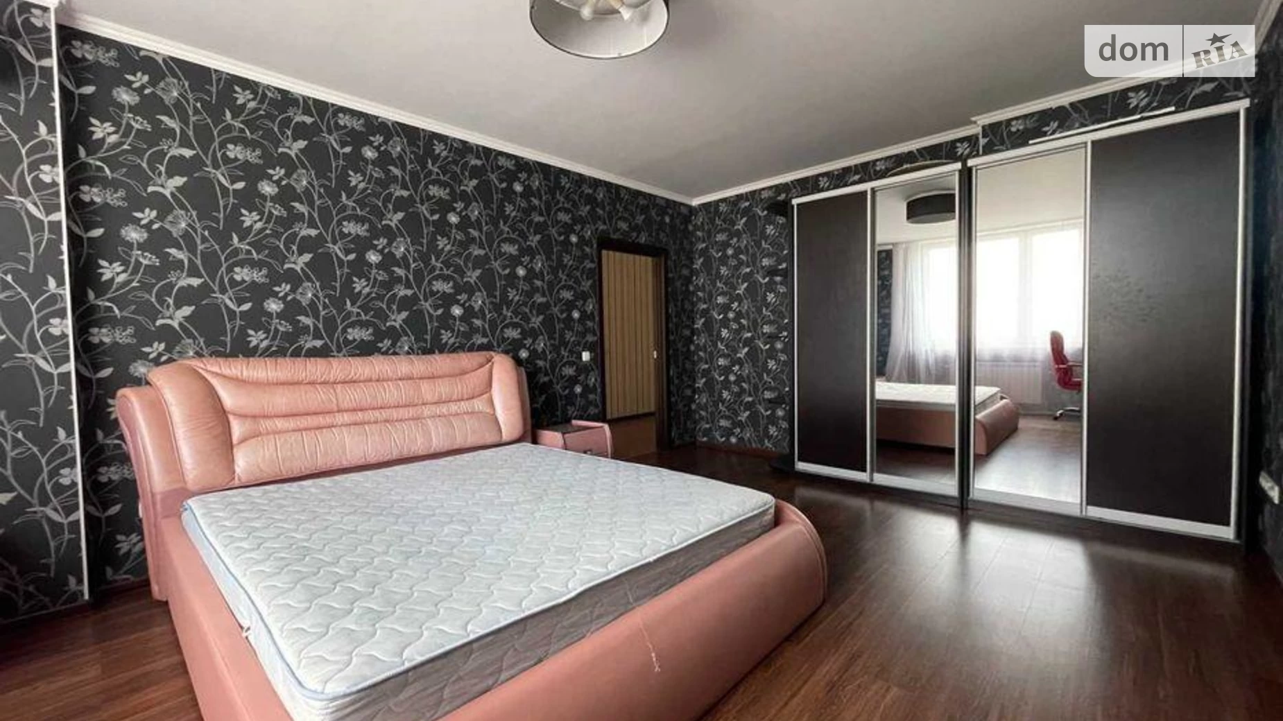 Продается 1-комнатная квартира 77 кв. м в Киеве, ул. Чавдар Елизаветы, 5 - фото 3