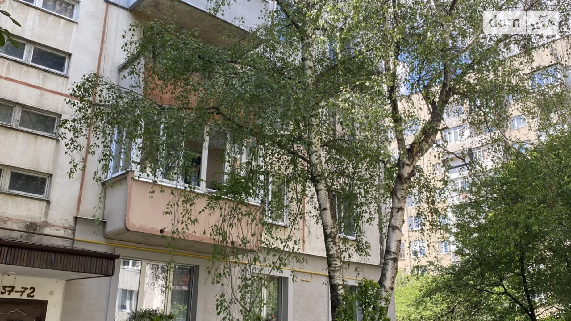 Продається 2-кімнатна квартира 52 кв. м у Чернівцях, вул. Руська