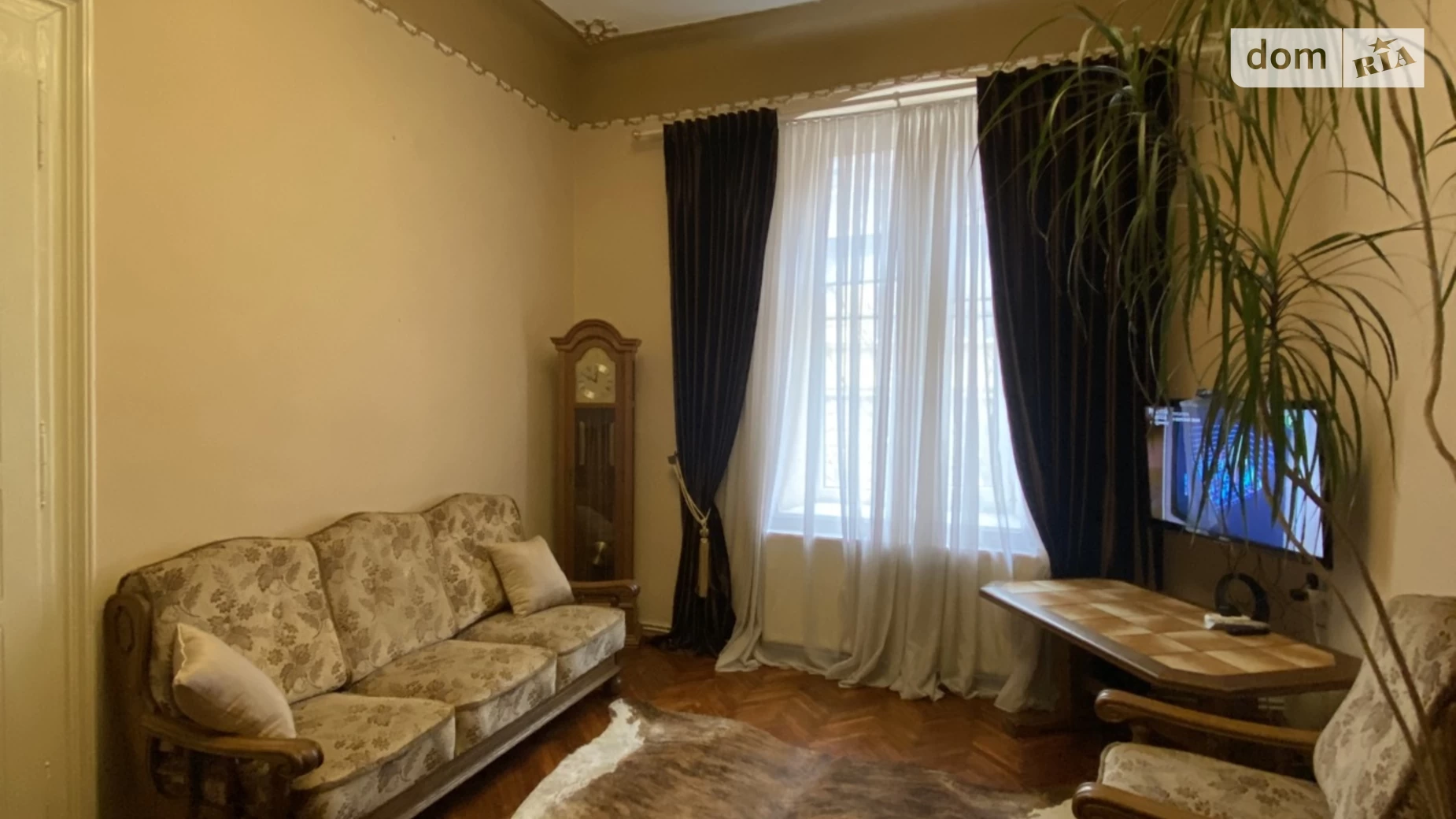 Продається 3-кімнатна квартира 83 кв. м у Чернівцях, вул. Конституційна(28 червня)