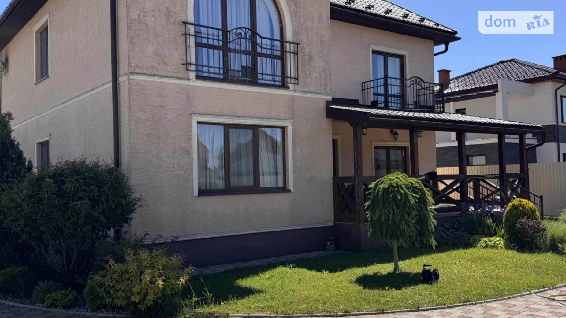 Продается дом на 2 этажа 225 кв. м с камином, цена: 320000 $ - фото 3