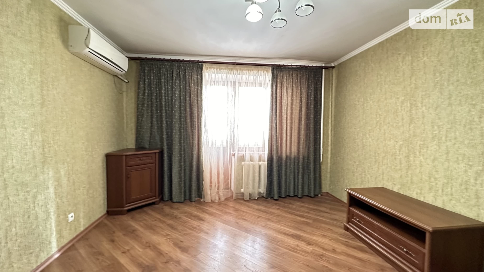 Продается 2-комнатная квартира 49.5 кв. м в Черкассах, ул. Нарбутовская