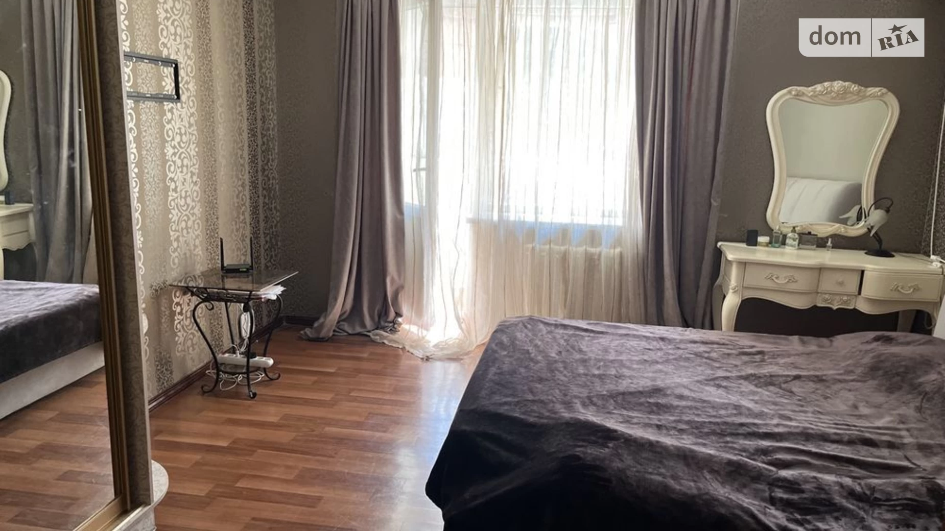 Продається 4-кімнатна квартира 121 кв. м у Одесі, вул. Академіка Корольова