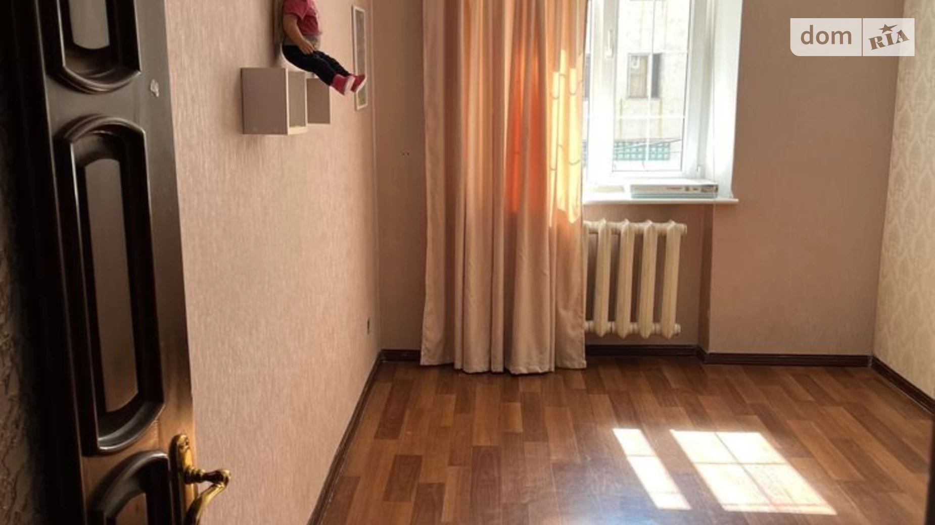 Продається 4-кімнатна квартира 121 кв. м у Одесі, вул. Академіка Корольова