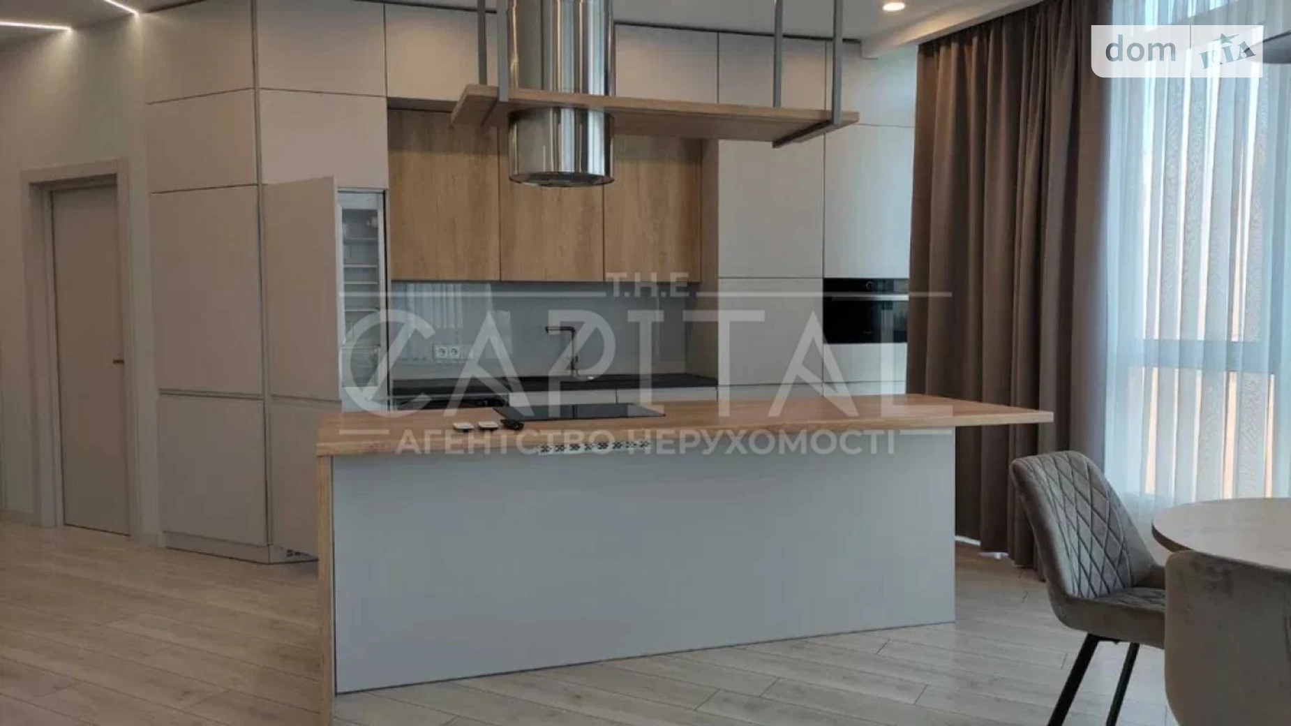 Продается 1-комнатная квартира 72 кв. м в Киеве, ул. Казимира Малевича