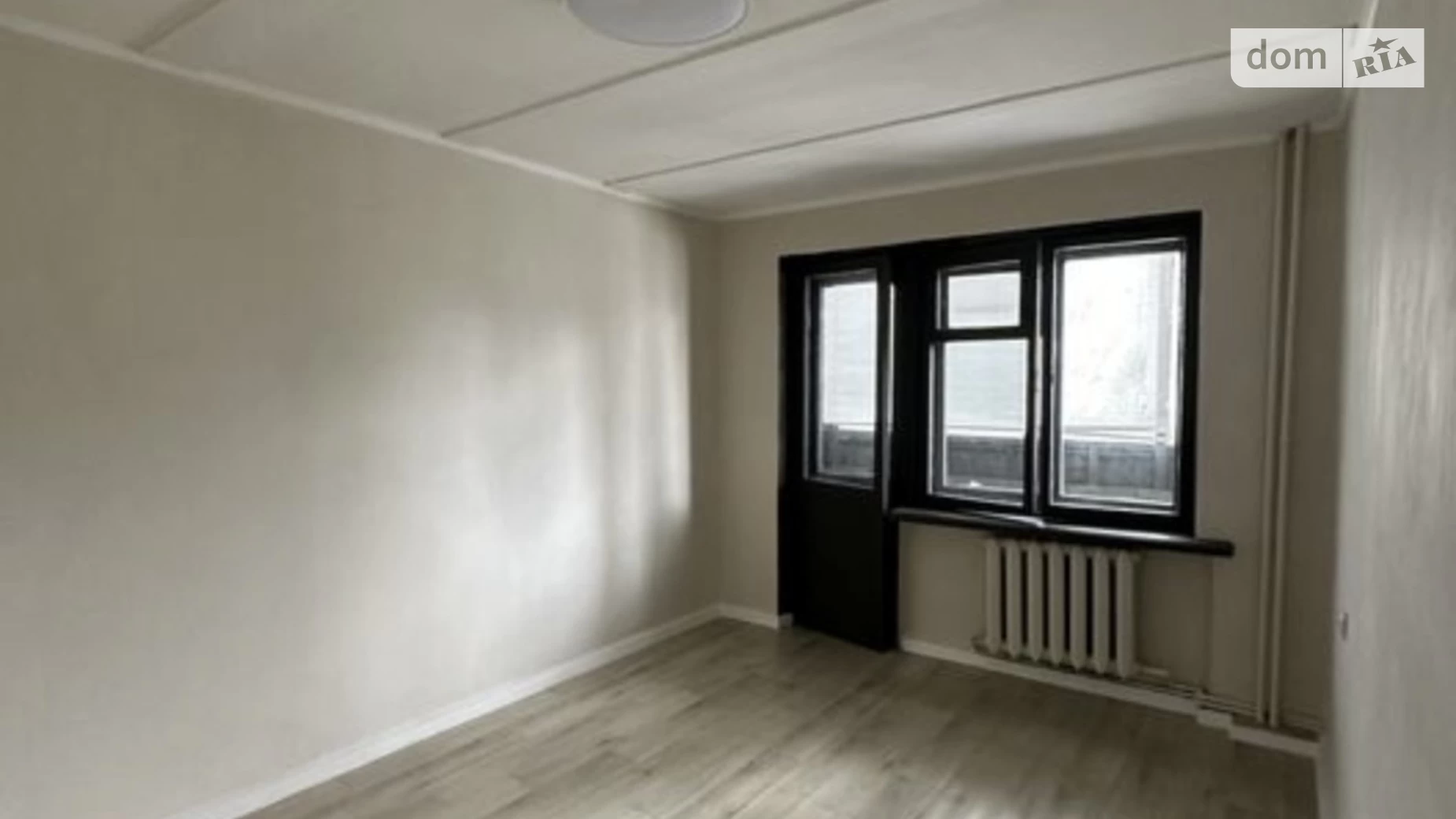 Продается 3-комнатная квартира 57 кв. м в Кропивницком