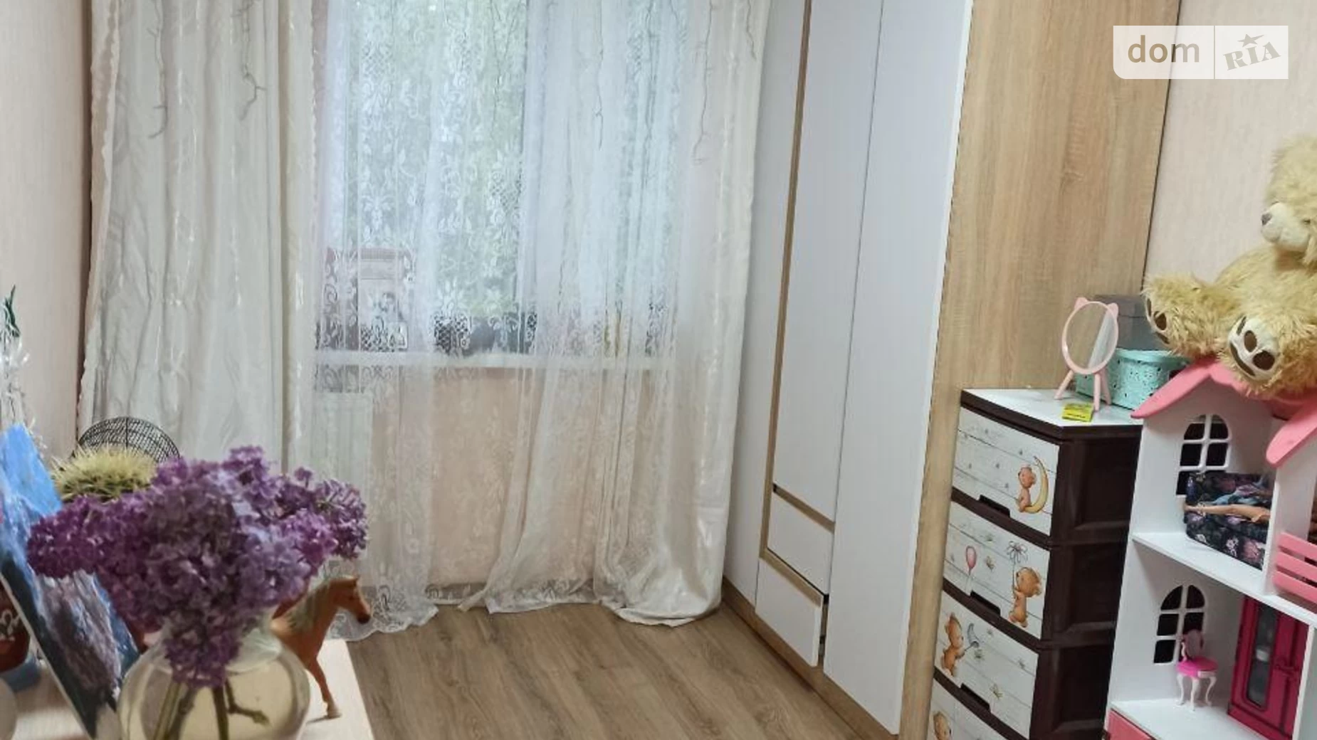 Продается 3-комнатная квартира 64 кв. м в Одессе, ул. Героев Крут, 37