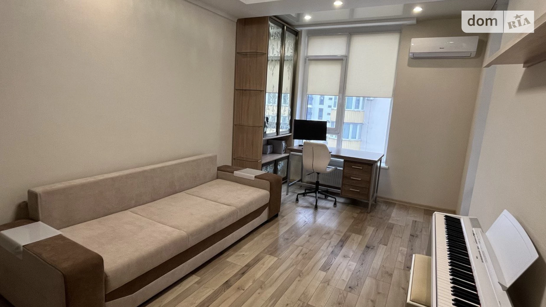 Продается 1-комнатная квартира 35.6 кв. м в Львове, ул. Пасечная