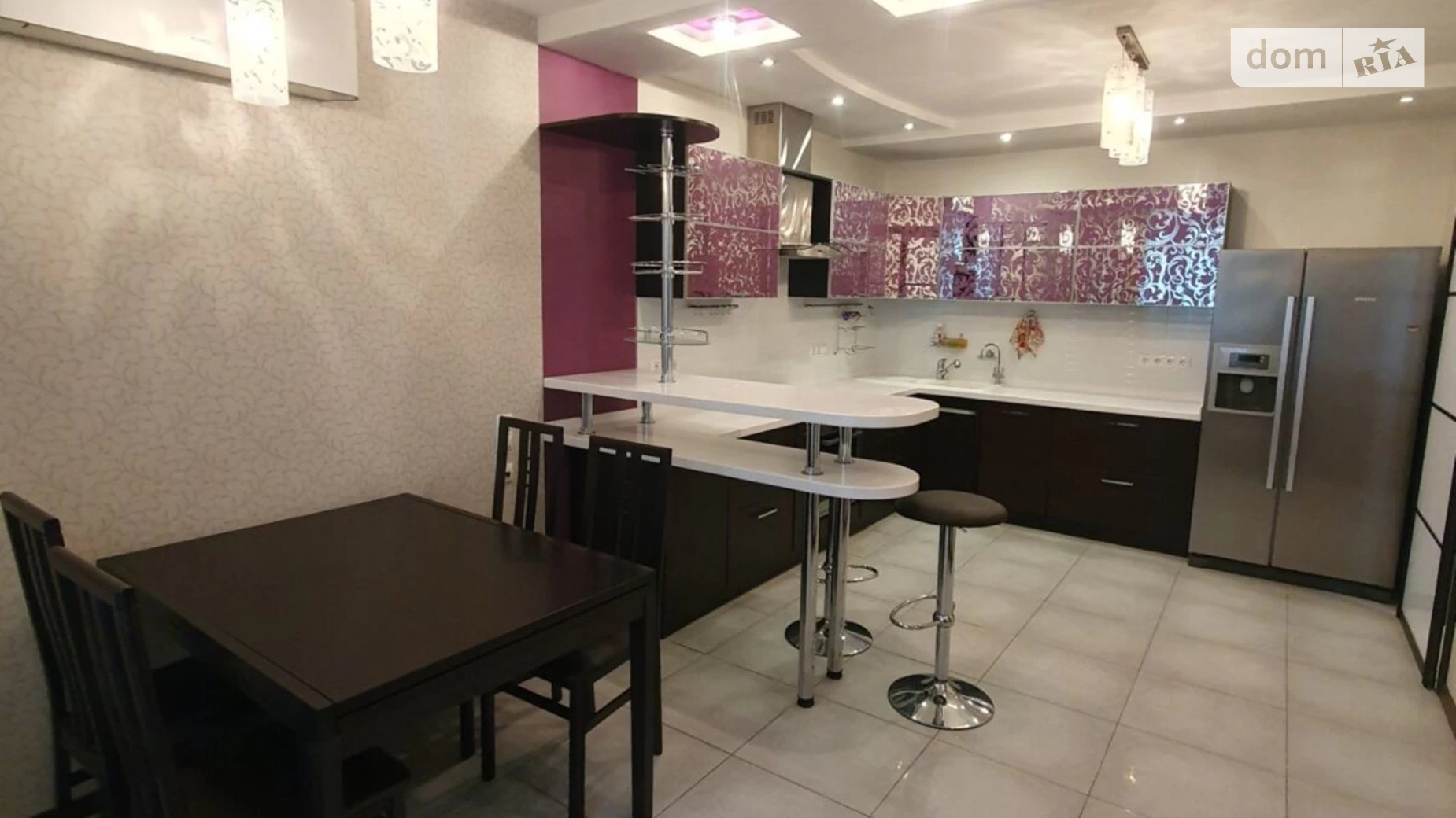 Продается 3-комнатная квартира 115 кв. м в Киеве, ул. Константина Данькевича