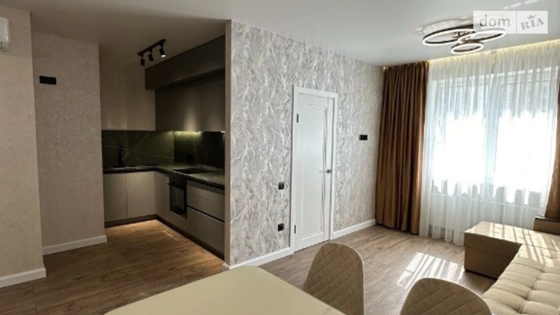 Продается 2-комнатная квартира 44.2 кв. м в Одессе, ул. Академика Сахарова