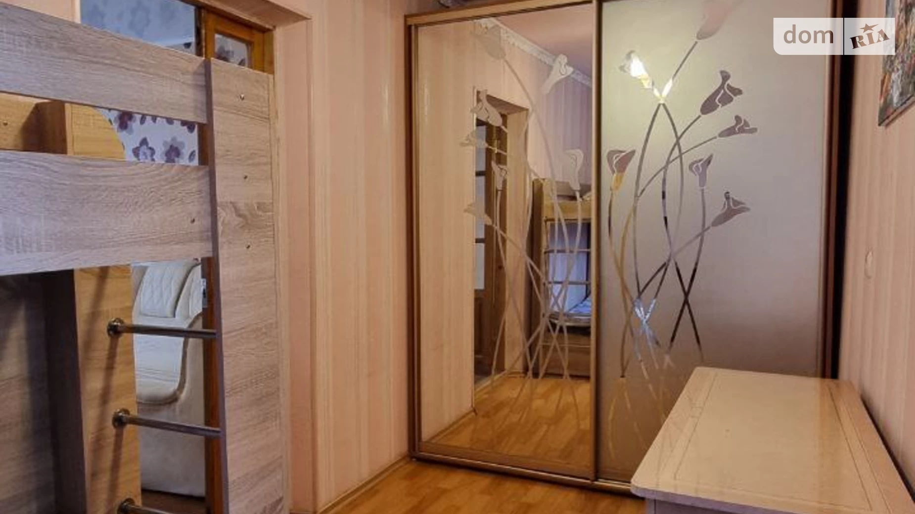 Продається 2-кімнатна квартира 42.7 кв. м у Одесі, вул. Велика Арнаутська