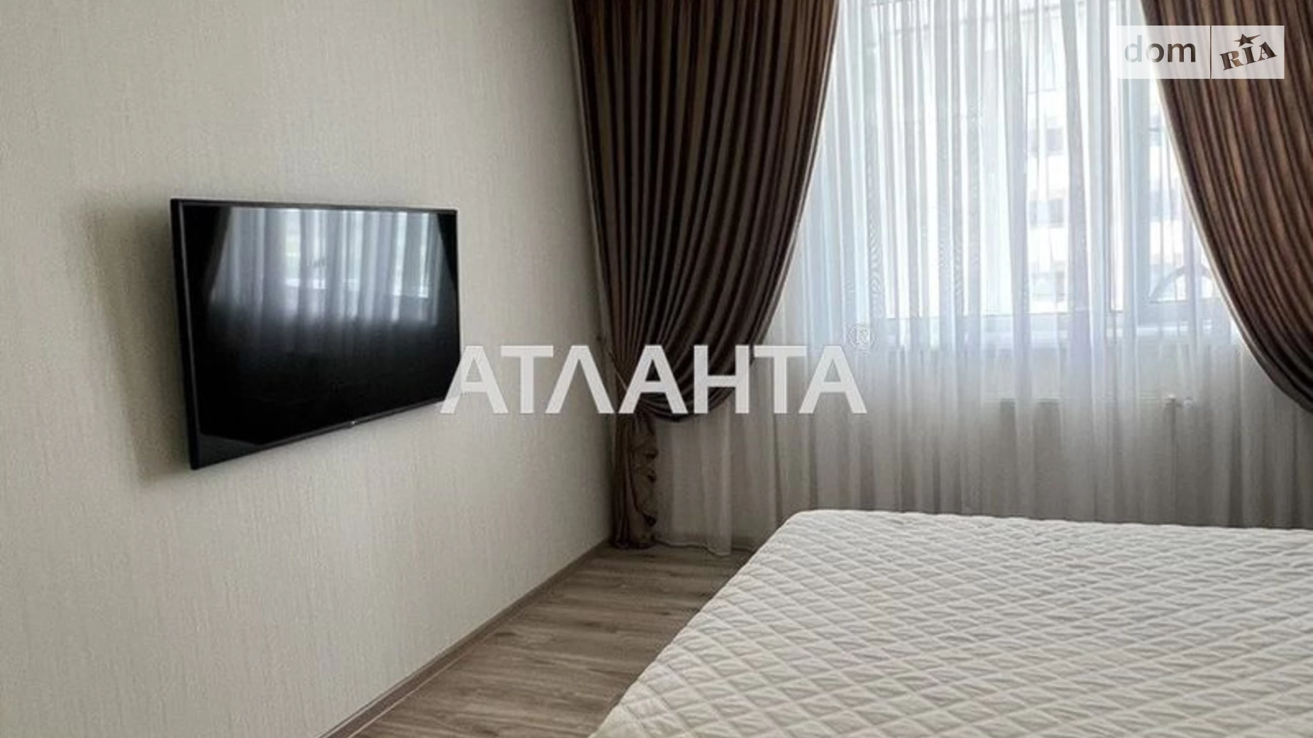 Продается 2-комнатная квартира 70.8 кв. м в Черноморске, ул. Парусная