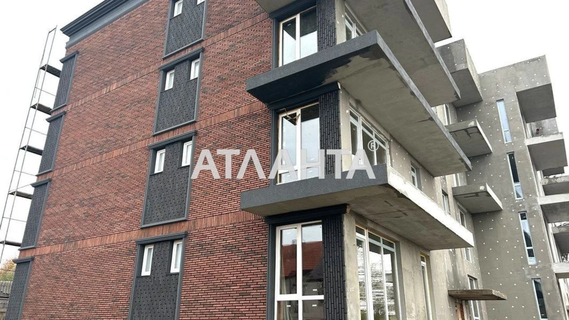 Продается 1-комнатная квартира 40 кв. м в Черновцах, ул. Шухевича Романа