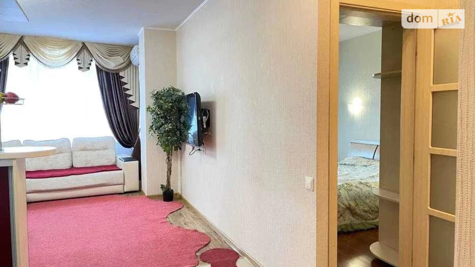Продается 1-комнатная квартира 46 кв. м в Киеве, ул. Дегтяревская, 25А