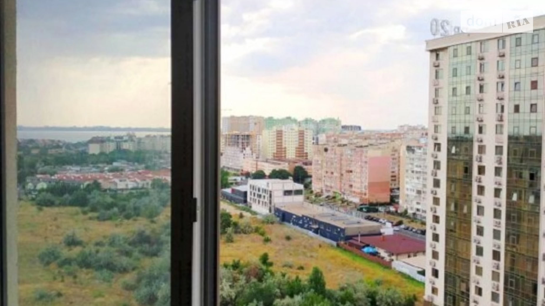 Продается 2-комнатная квартира 65 кв. м в Одессе
