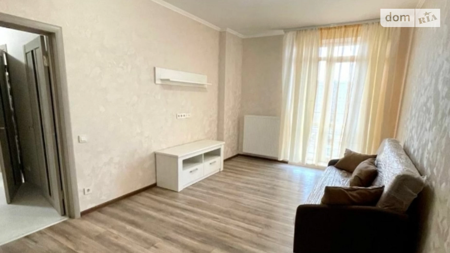 Продается 2-комнатная квартира 64 кв. м в Черновцах, просп. Независимости, 104