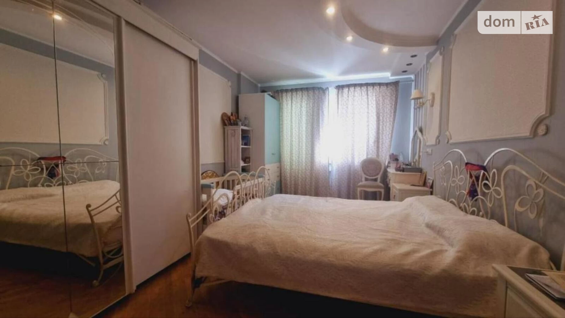 Продается 3-комнатная квартира 106 кв. м в Киеве, ул. Саперно-Слободская, 8 - фото 2
