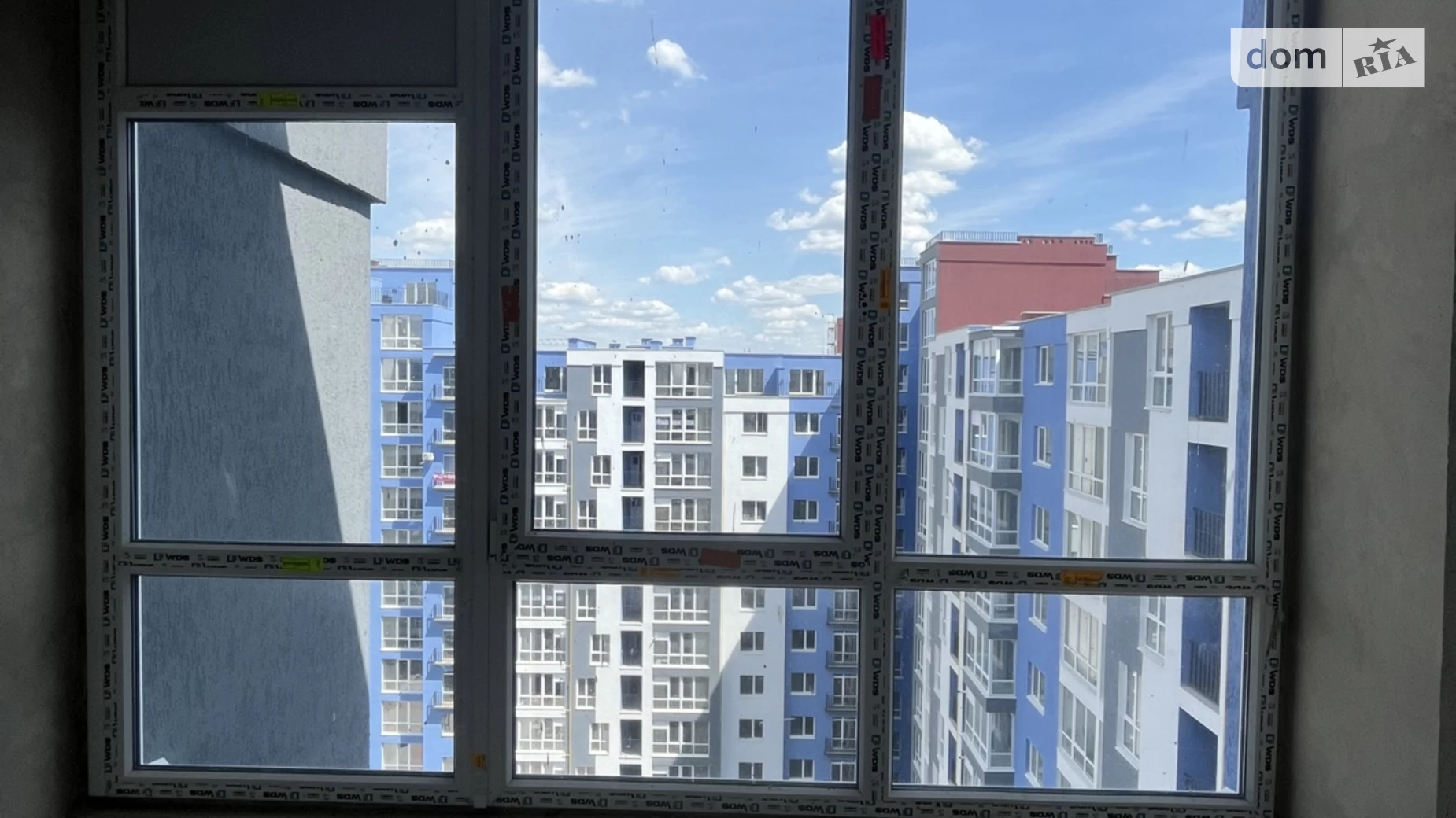 Продается 3-комнатная квартира 100 кв. м в Ивано-Франковске, ул. Княгинин