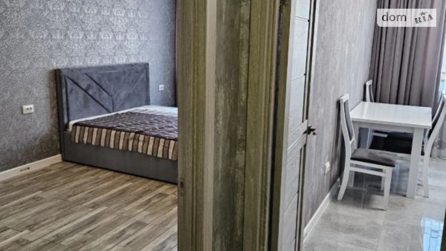 Продається 1-кімнатна квартира 43.8 кв. м у Одесі, вул. Перлинна