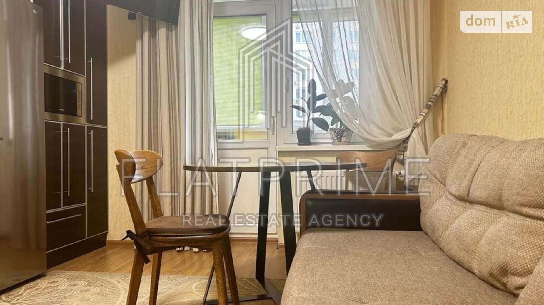 Продается 1-комнатная квартира 52 кв. м в Киеве, просп. Лобановского, 150