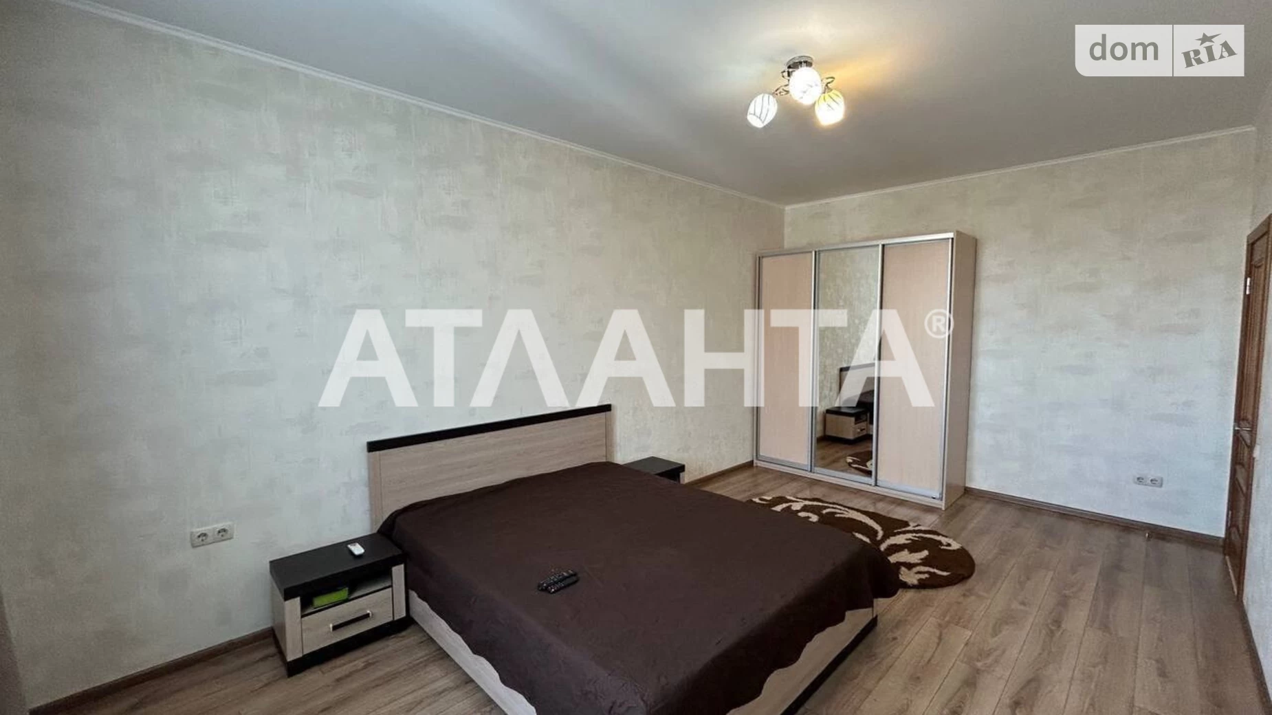 Продается 1-комнатная квартира 44 кв. м в Одессе, ул. Среднефонтанская, 35