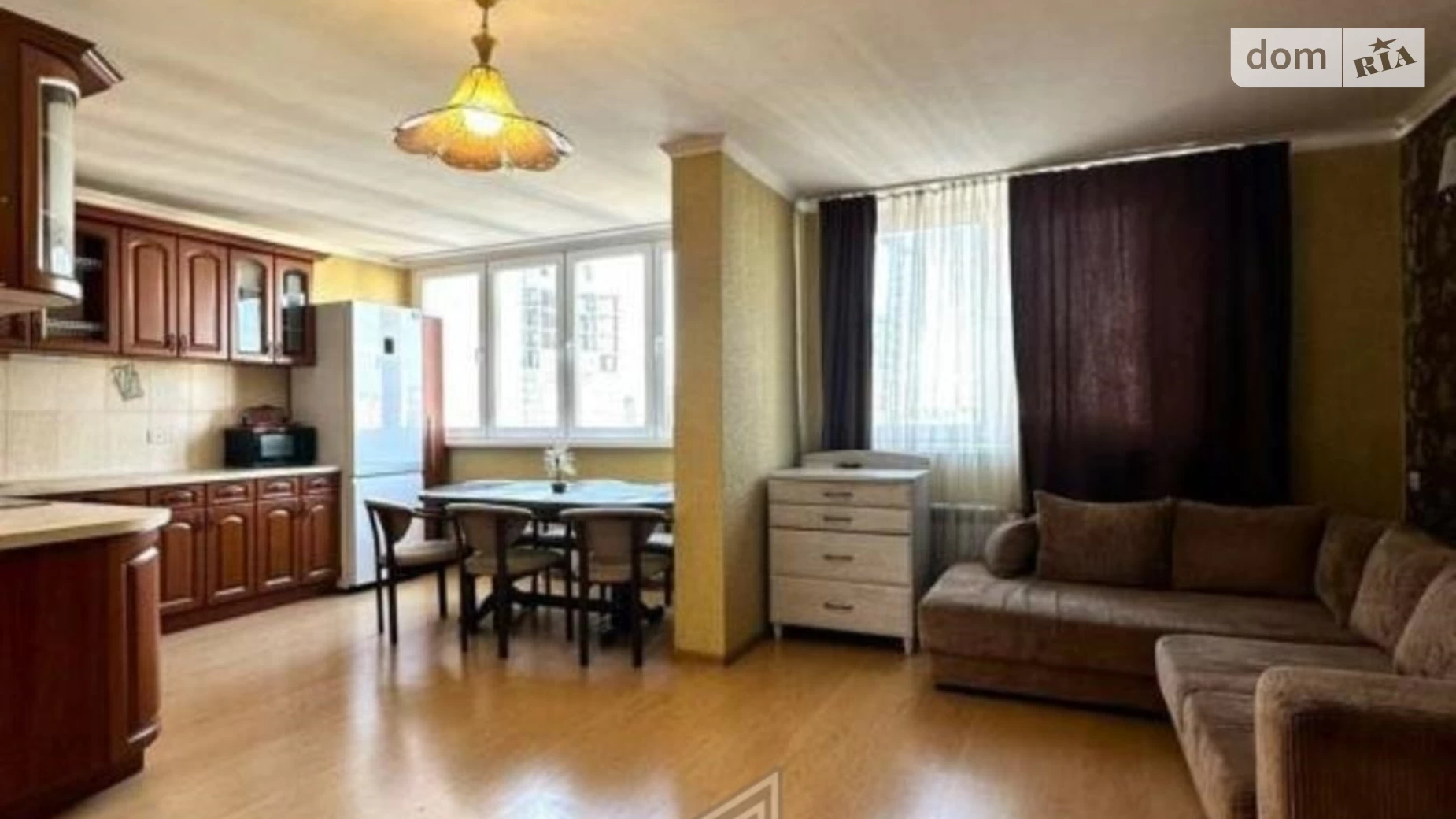 Продается 3-комнатная квартира 78 кв. м в Киеве, ул. Урловская, 23Б