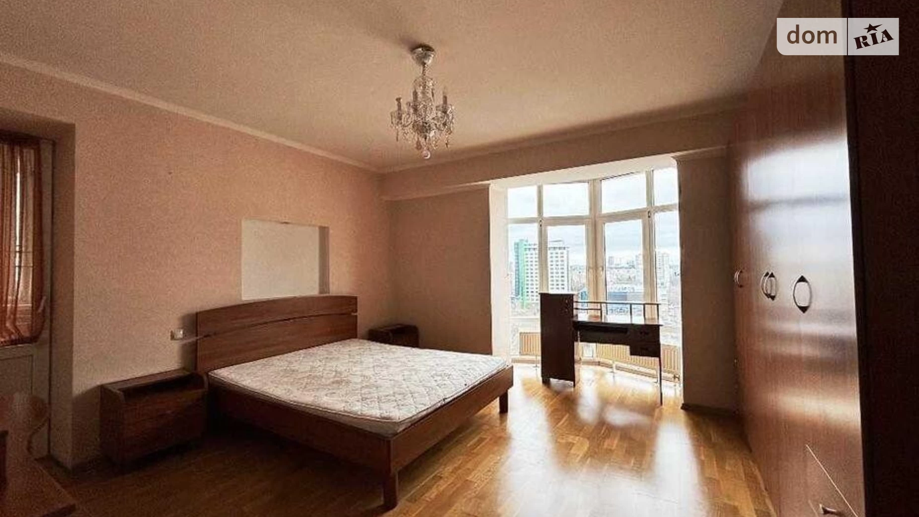 Продается 3-комнатная квартира 113 кв. м в Киеве, ул. Ломоносова, 56