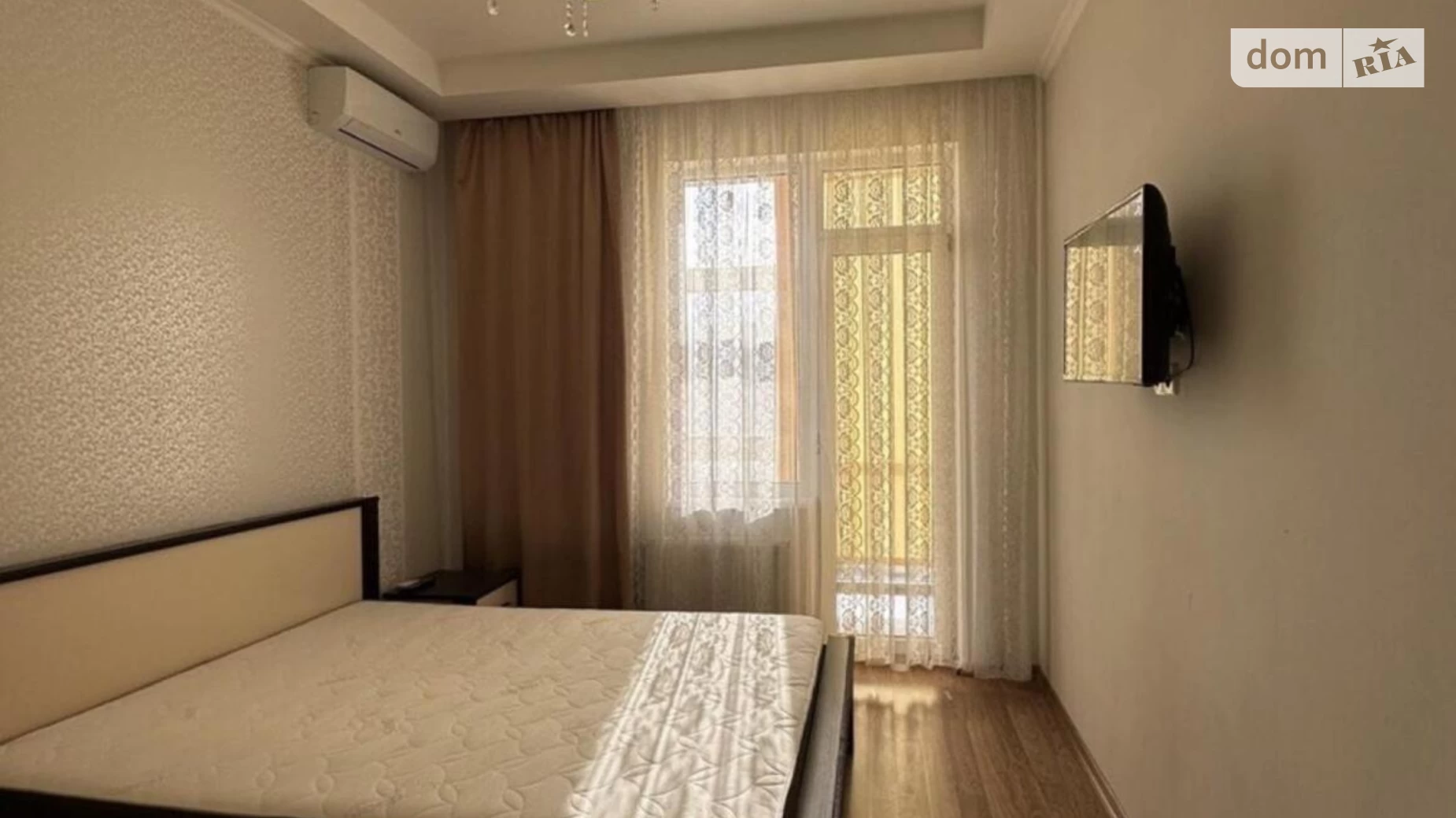 Продается 2-комнатная квартира 56 кв. м в Одессе, ул. Марсельская