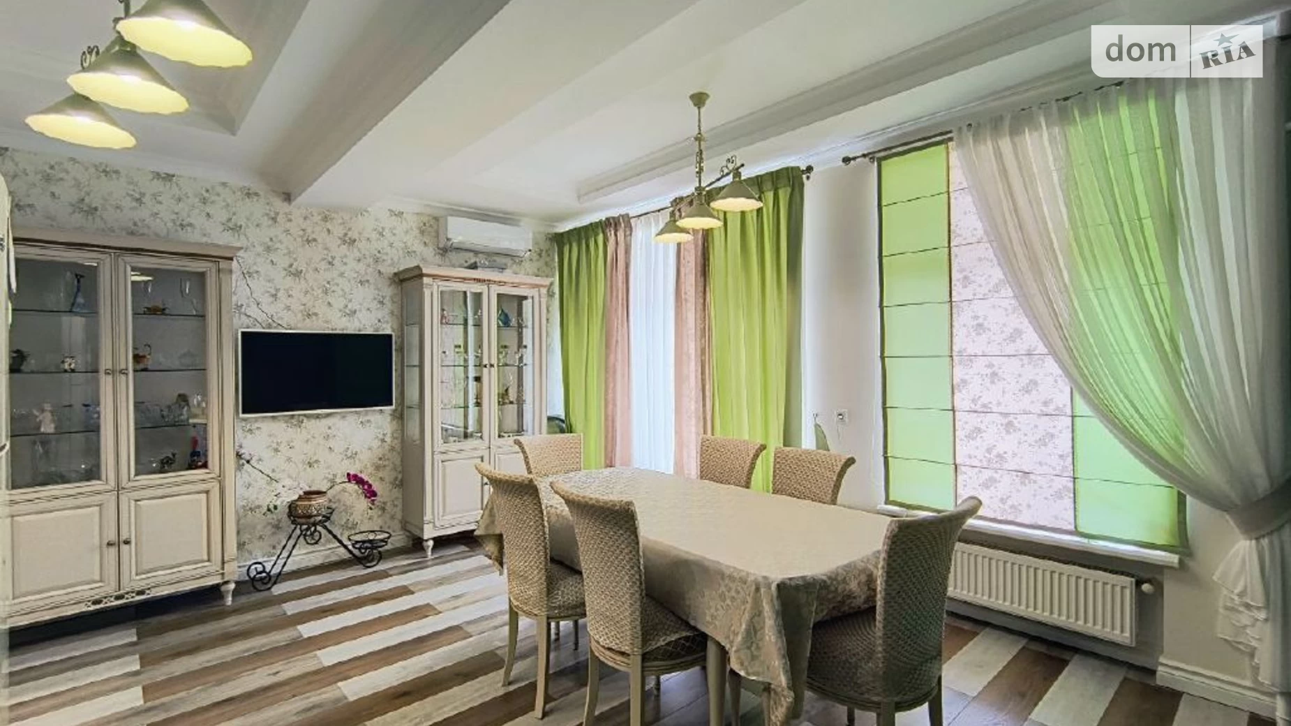 Продается 3-комнатная квартира 92 кв. м в Крыжановке, ул. Софиевская, 9А