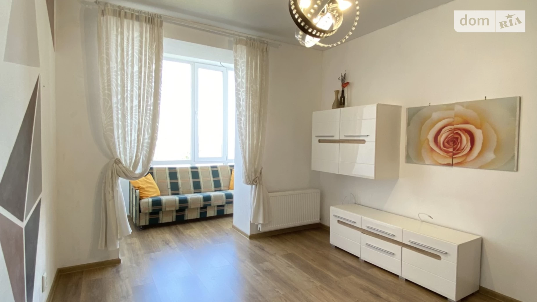 Продается 1-комнатная квартира 47 кв. м в Виннице, ул. Антонова Олега, 13Б