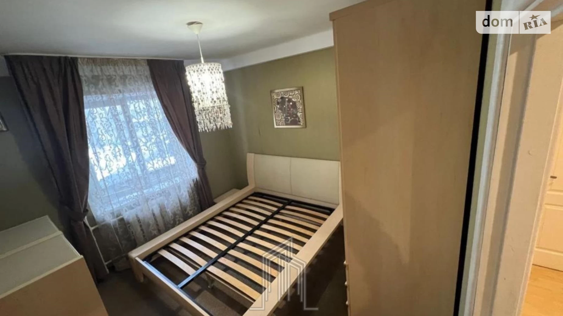 Продается 3-комнатная квартира 57 кв. м в Киеве, ул. Романа Ратушного(Волгоградская), 33