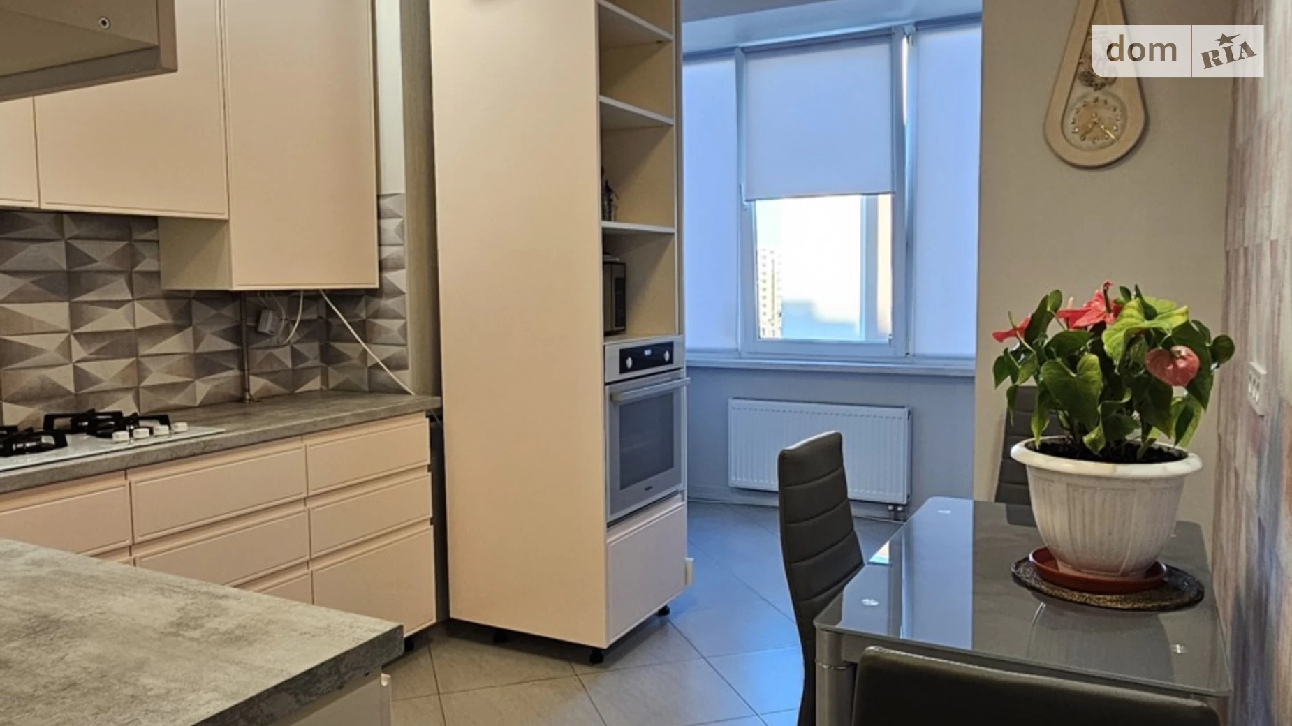 Продается 2-комнатная квартира 61 кв. м в Софиевской Борщаговке, ул. Академика Шалимова, 65А
