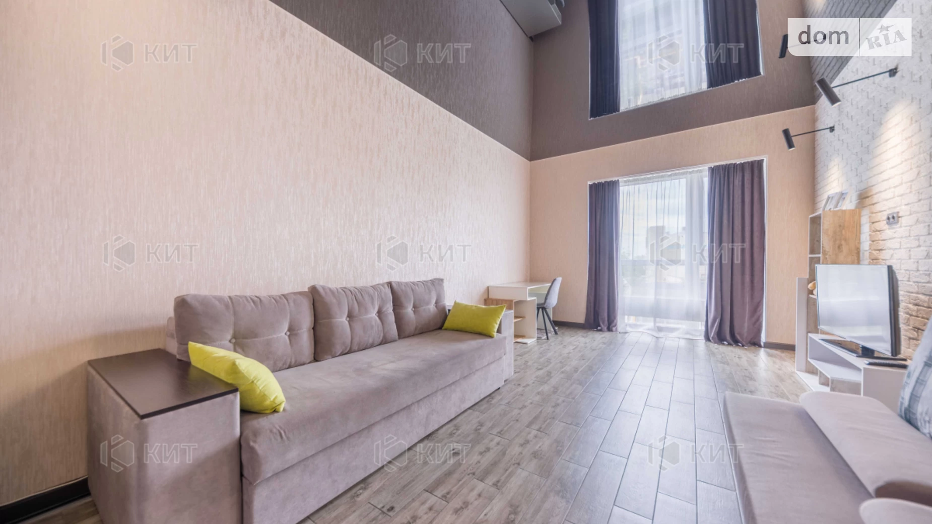 Продается 1-комнатная квартира 45 кв. м в Харькове, Салтовское шоссе, 43