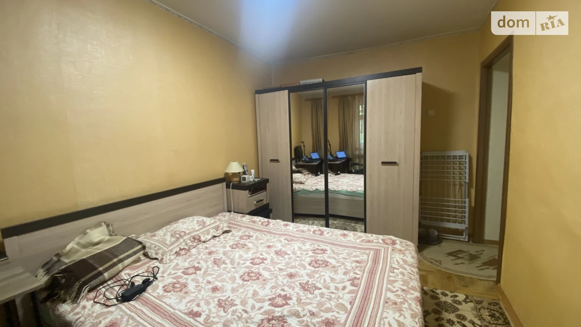 Продается 2-комнатная квартира 56.3 кв. м в Ужгороде, ул. Станционная