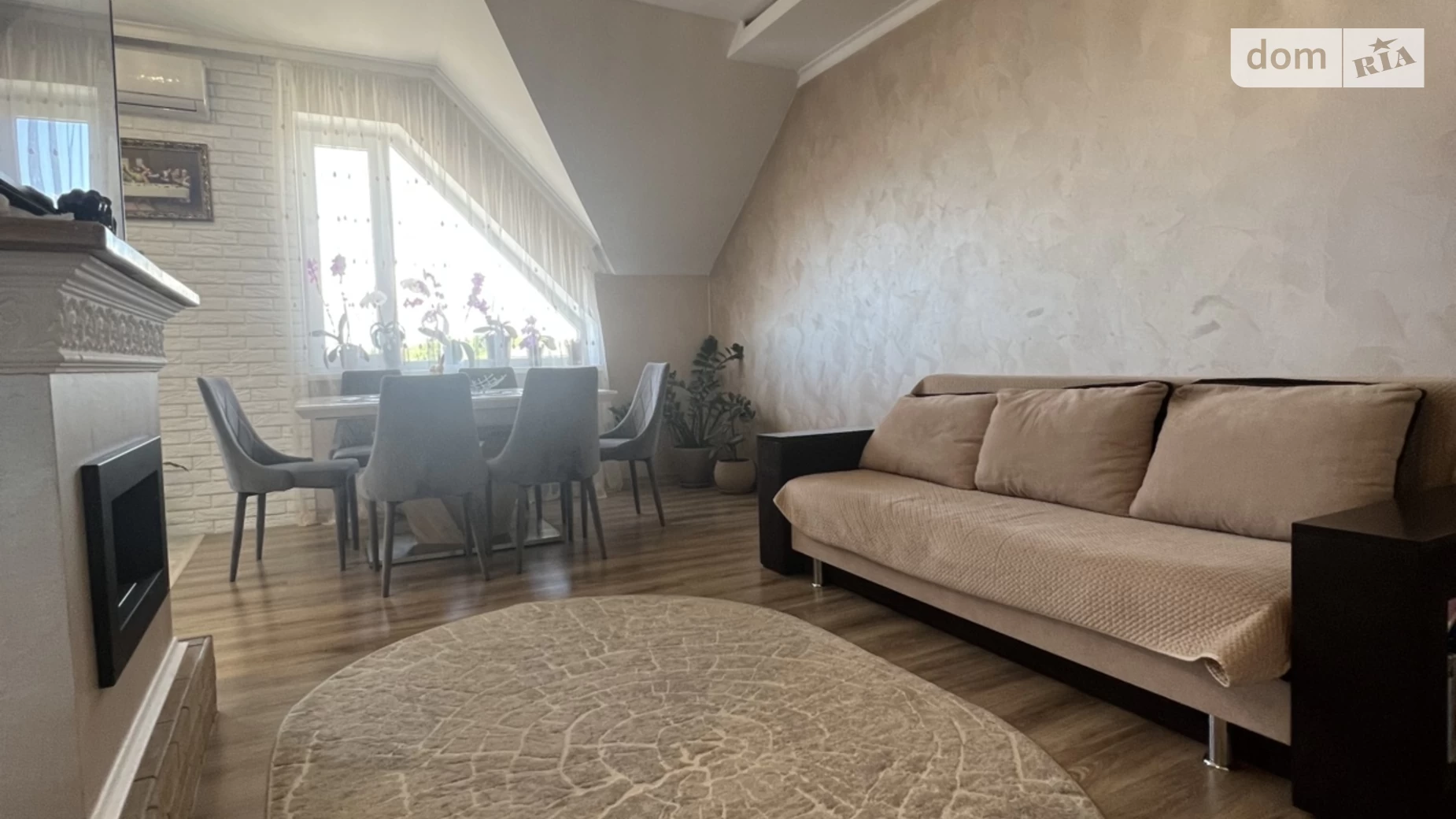 Продается 3-комнатная квартира 90 кв. м в Ужгороде, ул. Климпуша