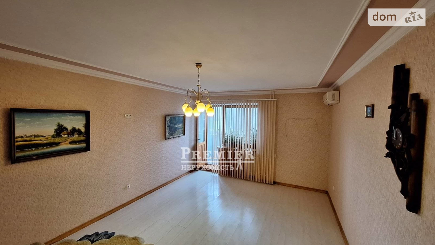 Продается 2-комнатная квартира 110.1 кв. м в Черноморске, ул. 1 Мая