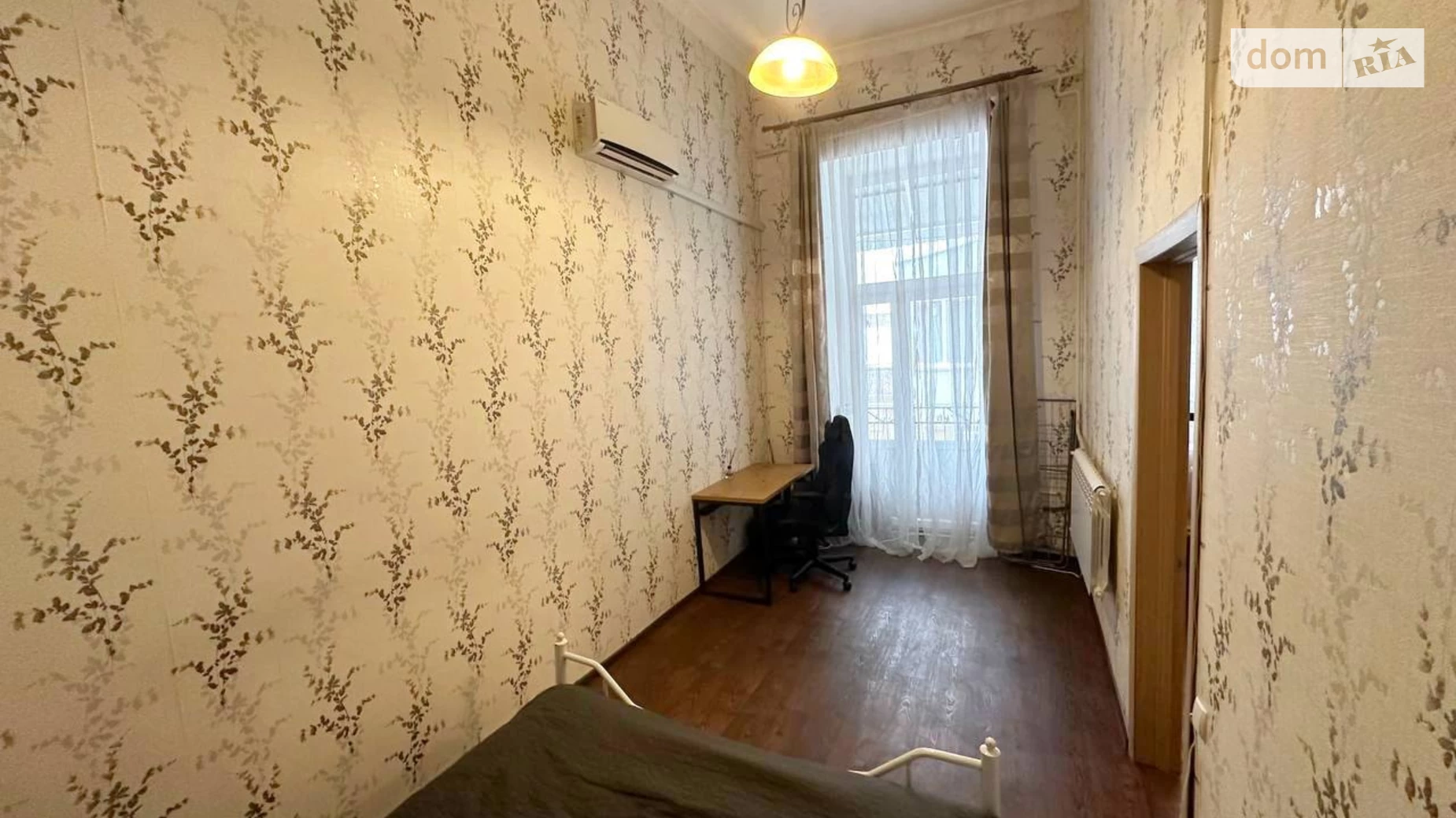 Продается 2-комнатная квартира 50.8 кв. м в Одессе, ул. Жуковского