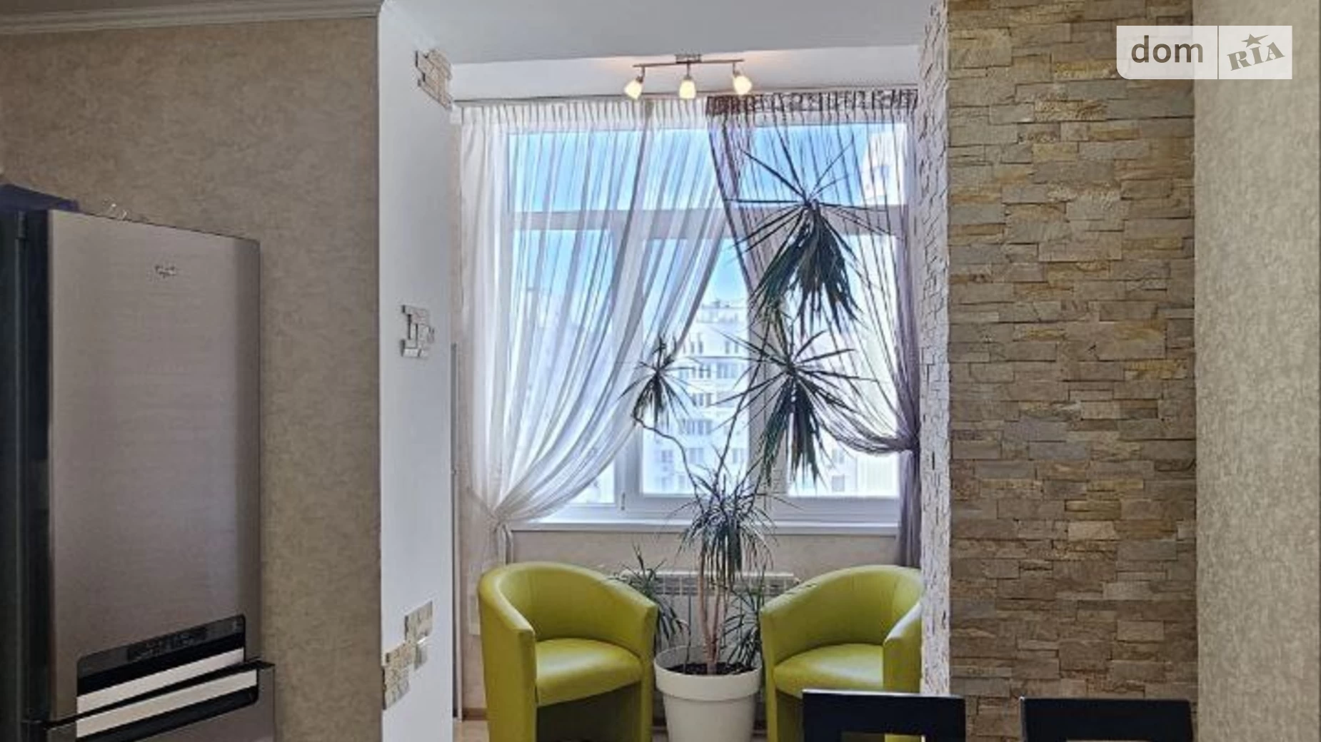 Продается 2-комнатная квартира 85 кв. м в Одессе, ул. Тополевая