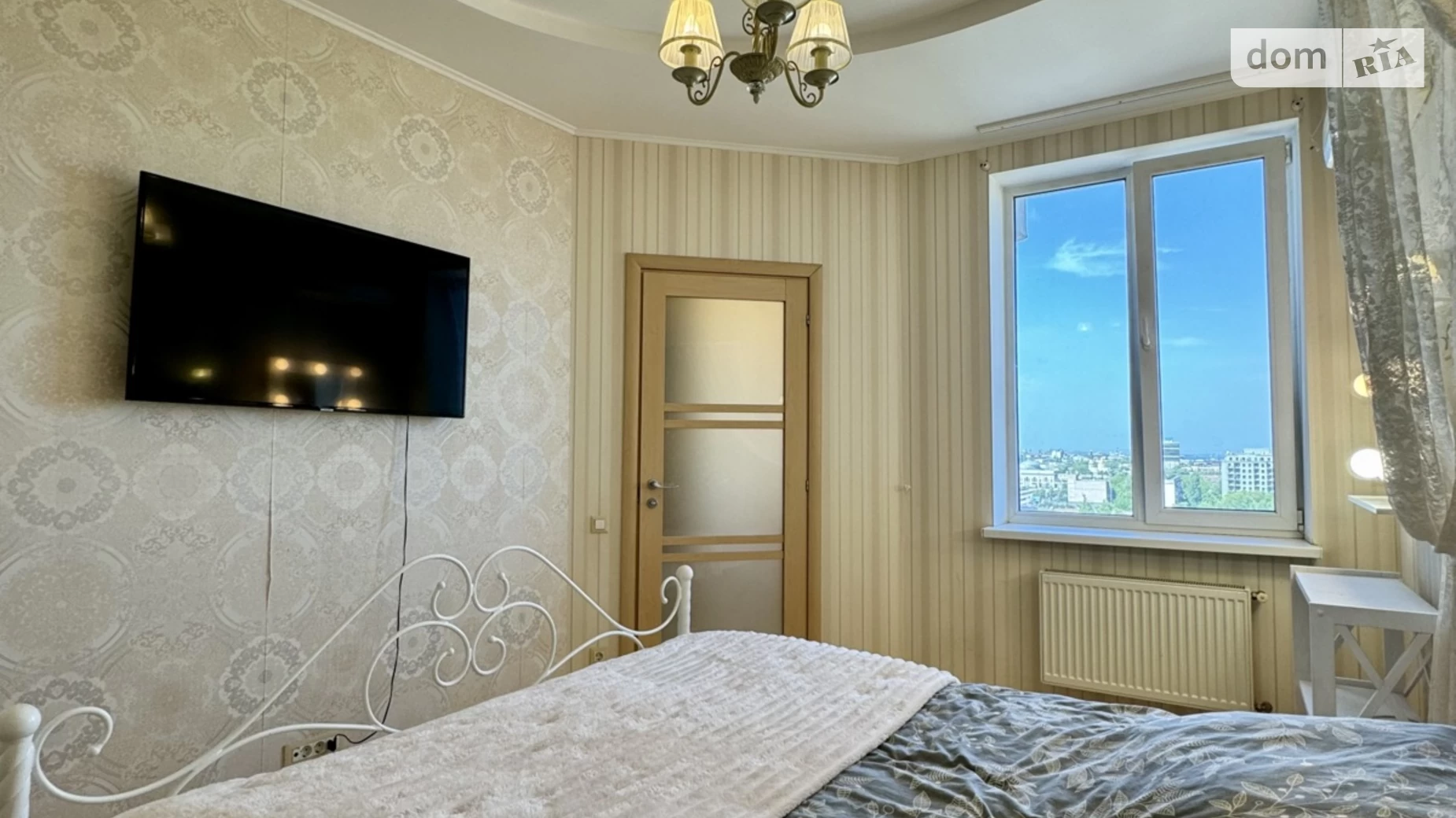 Продается 2-комнатная квартира 70 кв. м в Одессе, ул. Среднефонтанская, 19Б - фото 2