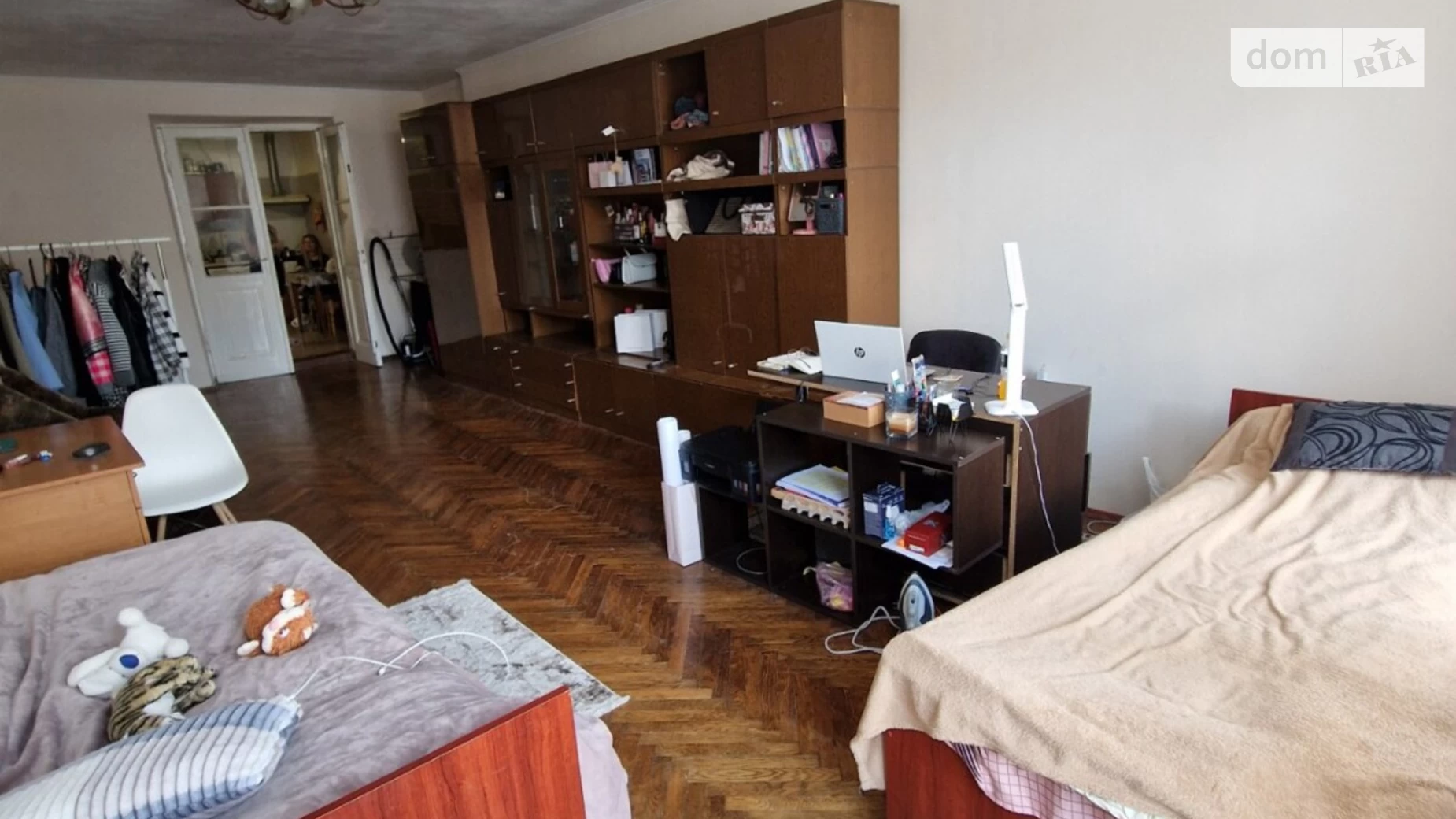 Продається 1-кімнатна квартира 51.9 кв. м у Львові, вул. Галицька