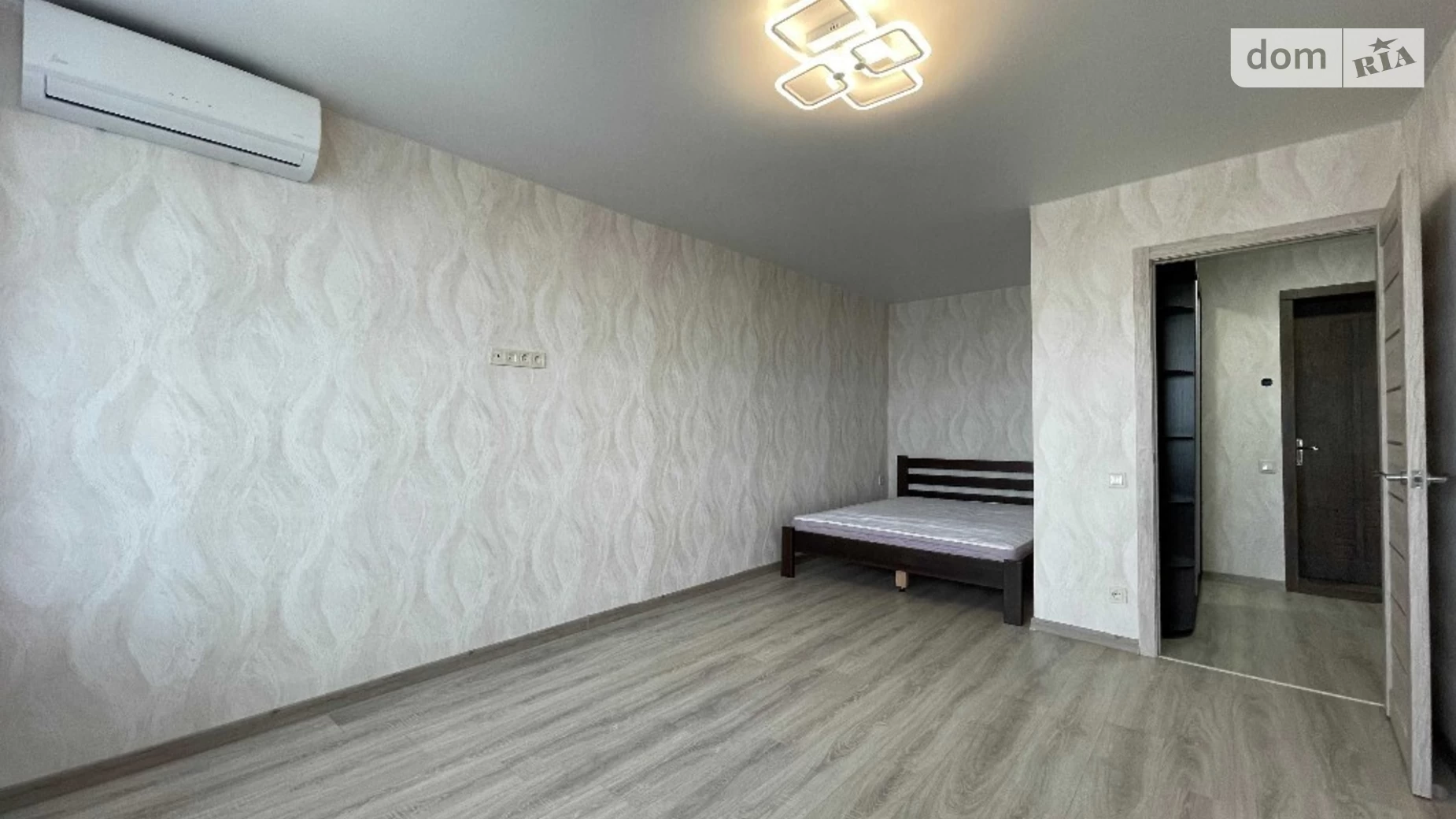 Продається 1-кімнатна квартира 40 кв. м у Дніпрі, Донецьке шосе