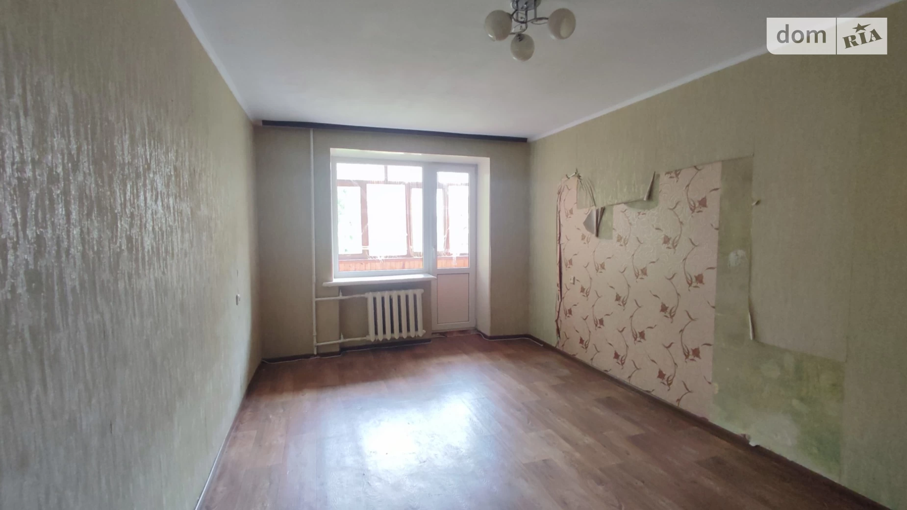 Продается 1-комнатная квартира 30.8 кв. м в Чернигове