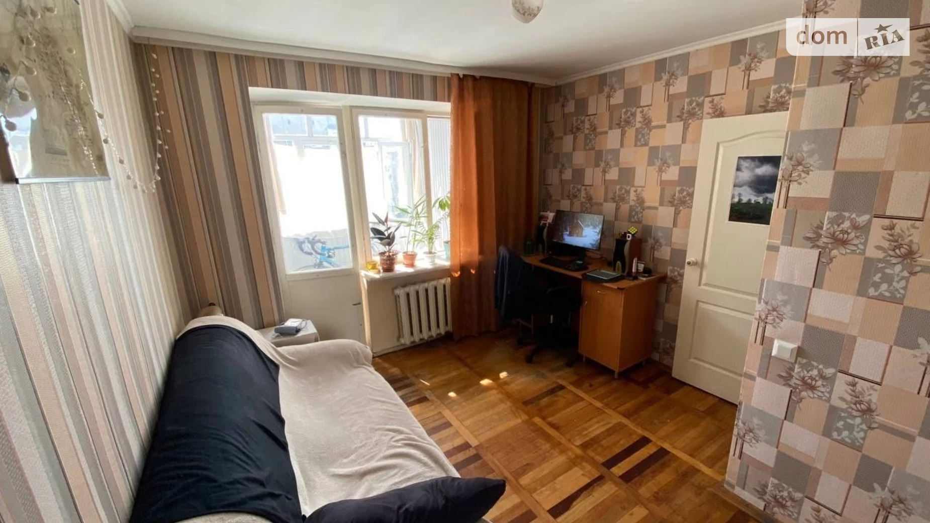 Продается 1-комнатная квартира 25 кв. м в Ивано-Франковске