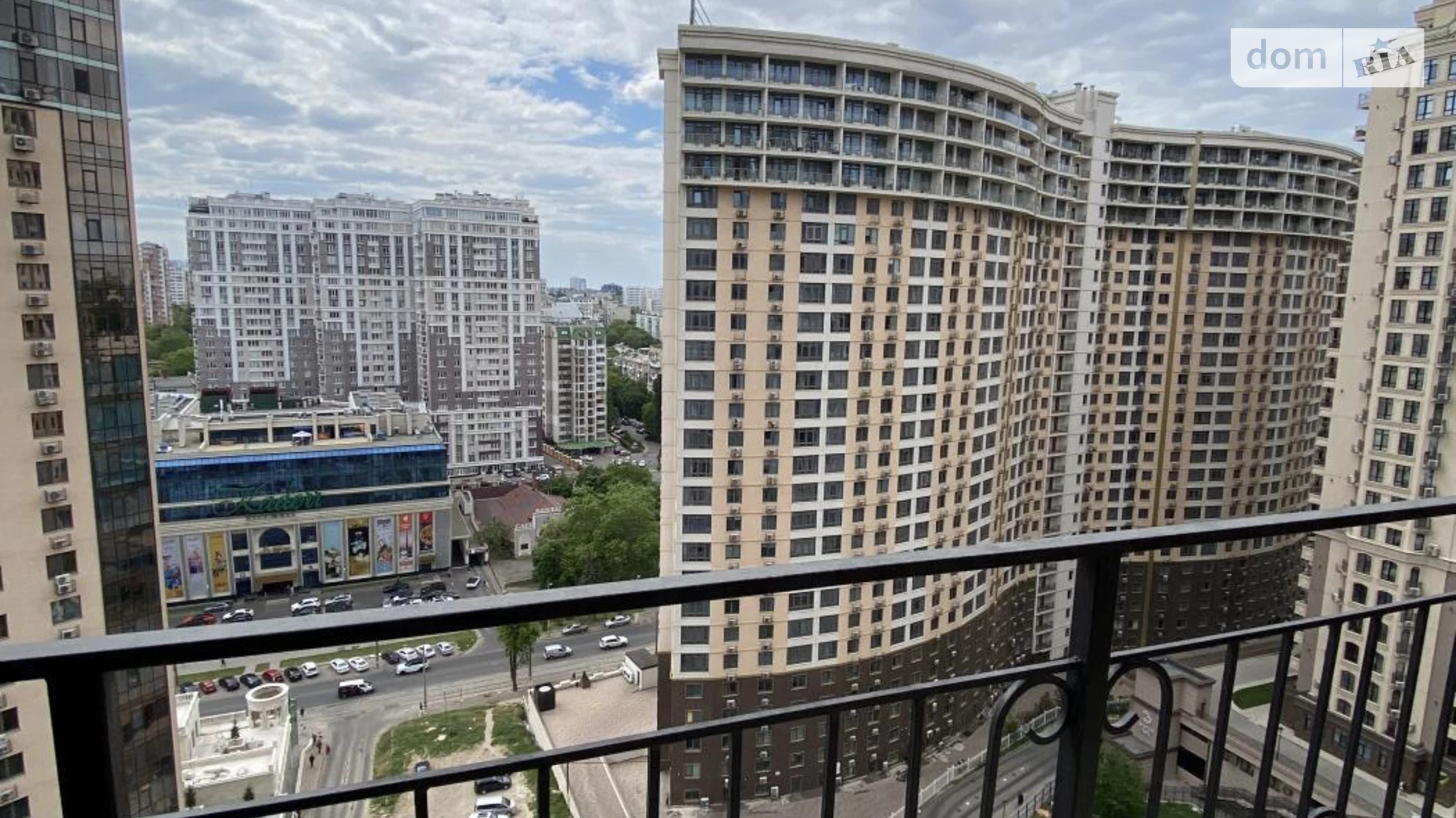 Продается 1-комнатная квартира 45 кв. м в Одессе