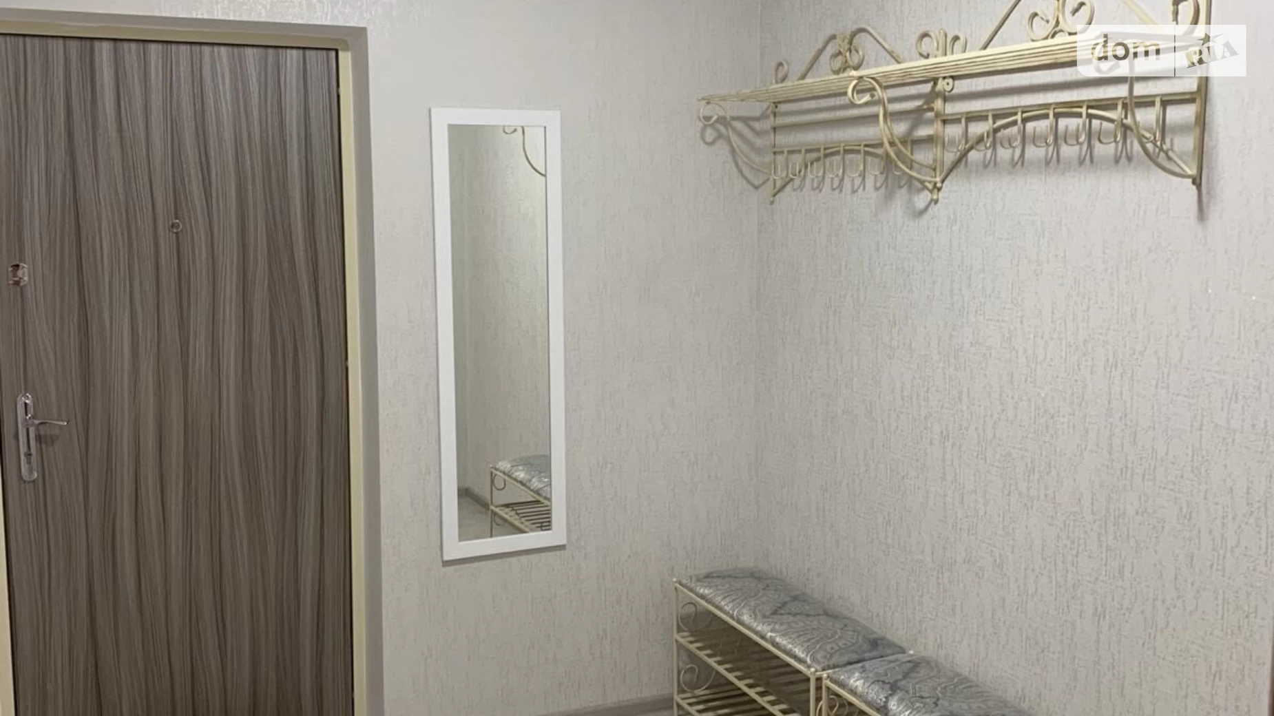 Продается 1-комнатная квартира 47 кв. м в Одессе, ул. Михаила Грушевского, 30В