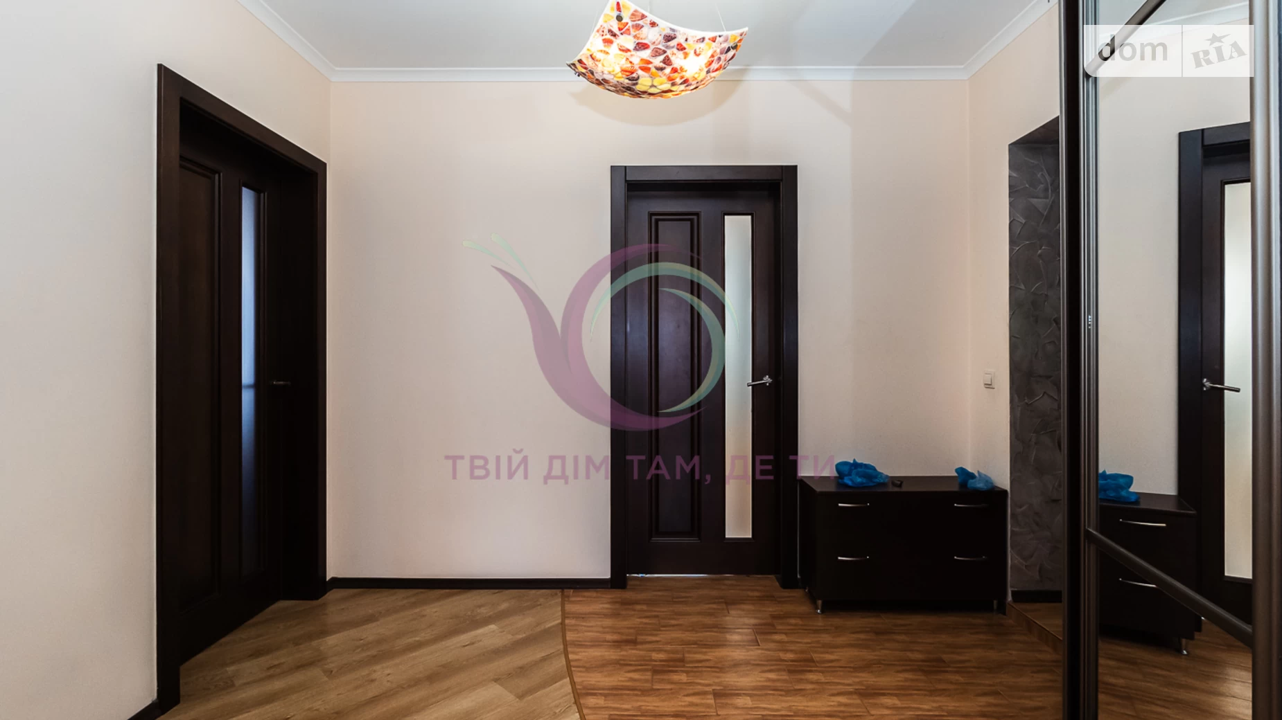 Продается 3-комнатная квартира 102 кв. м в Ивано-Франковске, ул. Гетьмана Ивана Мазепы