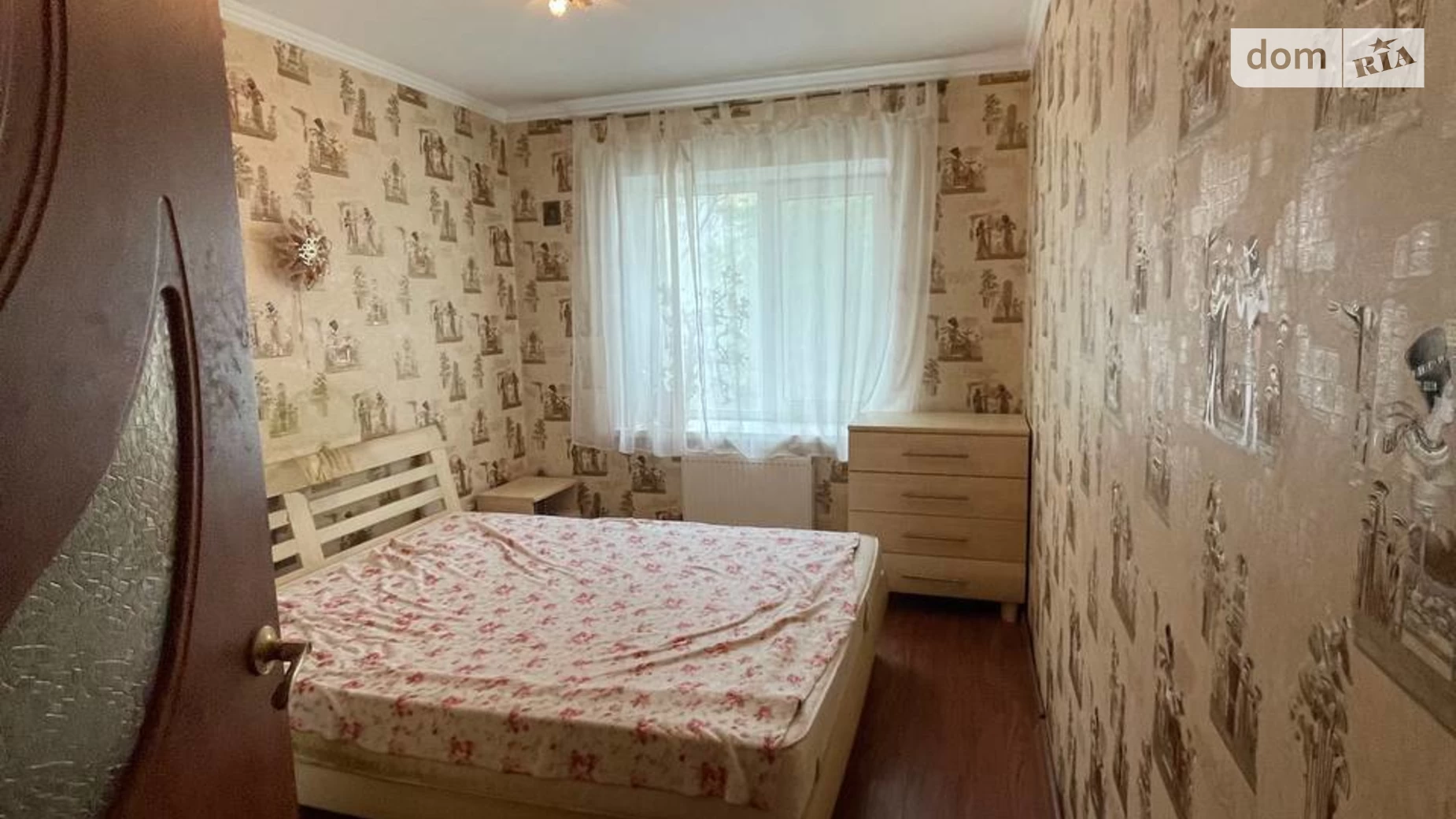 Продається 2-кімнатна квартира 55.3 кв. м у Одесі, вул. Пішонівська