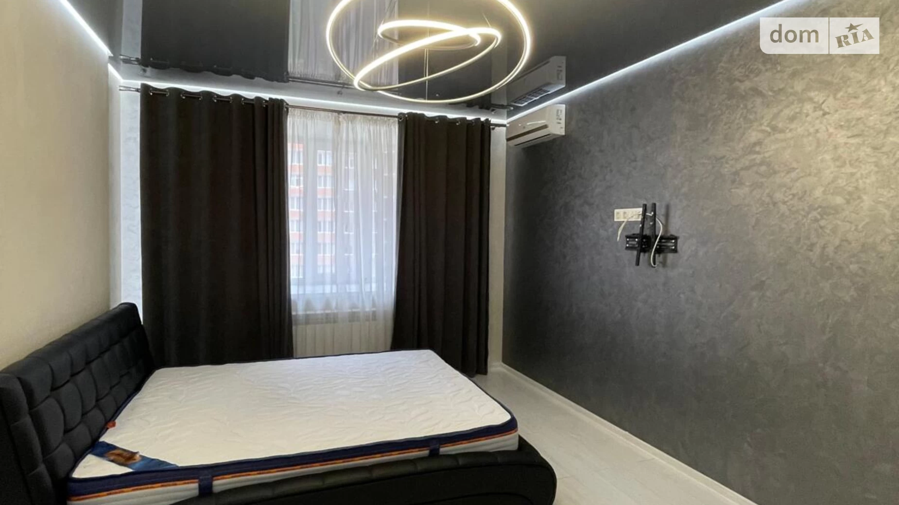 Продается 1-комнатная квартира 51.2 кв. м в Виннице, ул. Вячеслава Черновола