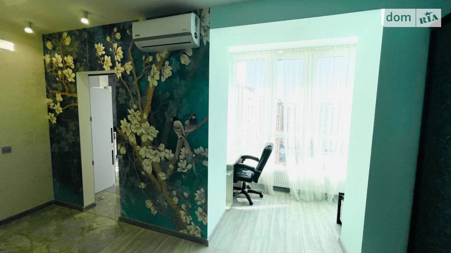 Продается 1-комнатная квартира 40 кв. м в Ивано-Франковске, ул. Гетьмана Ивана Мазепы, 164